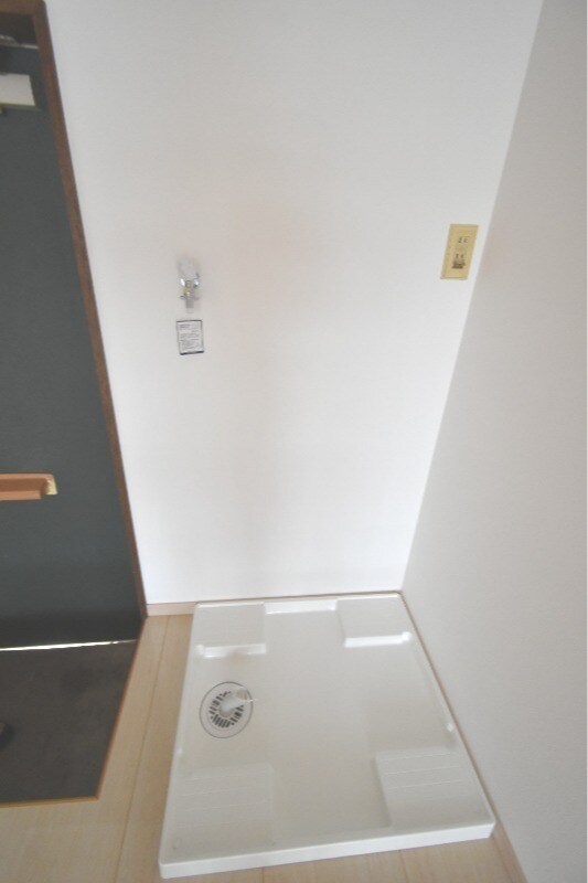 物件内観写真14　(洗濯機置き場)