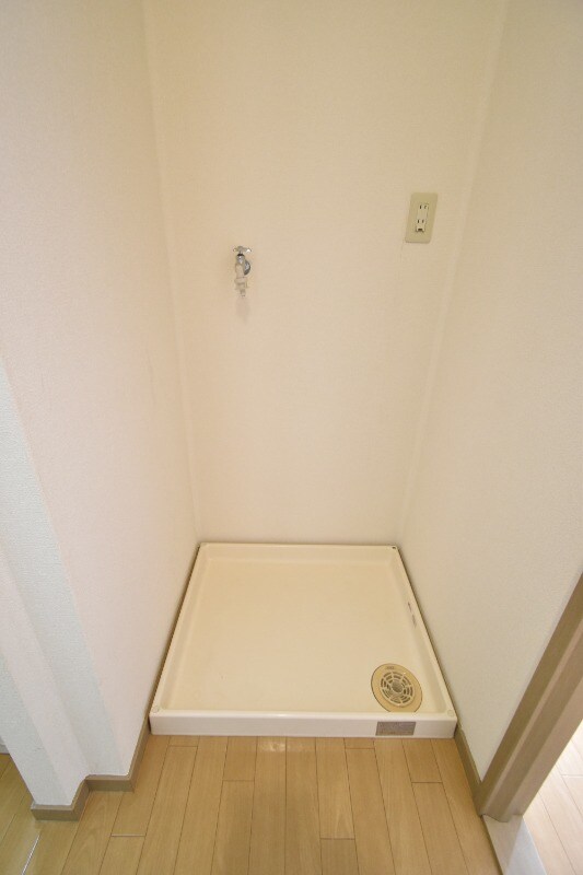 物件内観写真15　(洗濯機置き場)