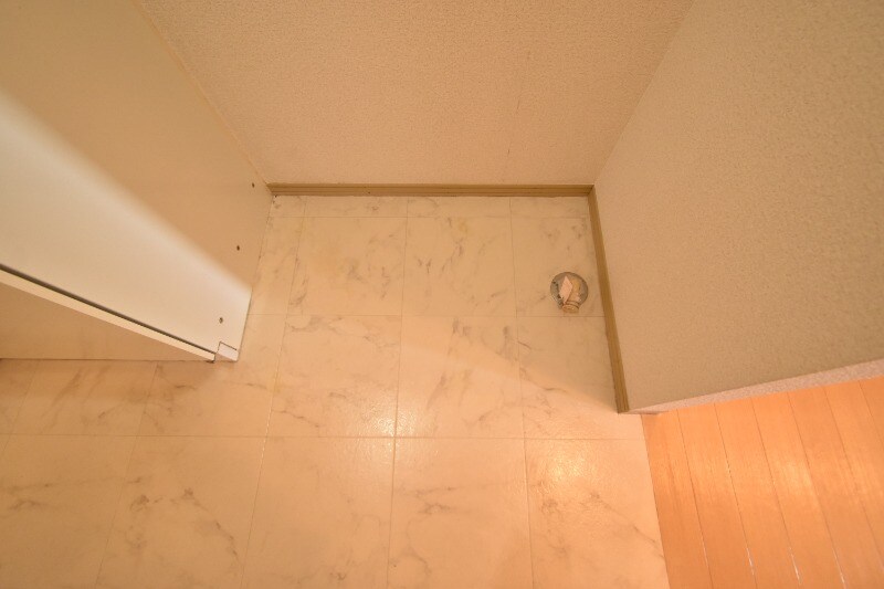 物件内観写真14　(洗濯機置き場)