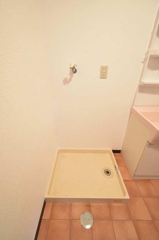 物件内観写真13　(洗濯機置き場)