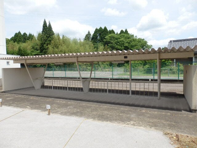 物件外観写真2　(駐輪場)