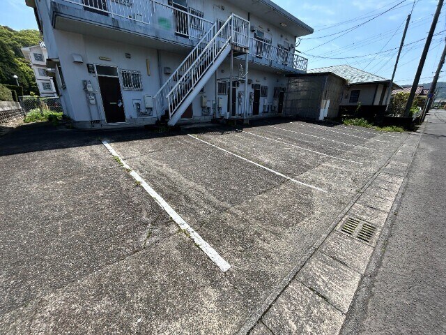 物件外観写真2　(駐車場)