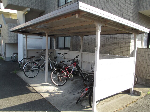 物件外観写真3　(駐輪場)
