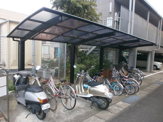 物件外観写真2　(駐輪場)