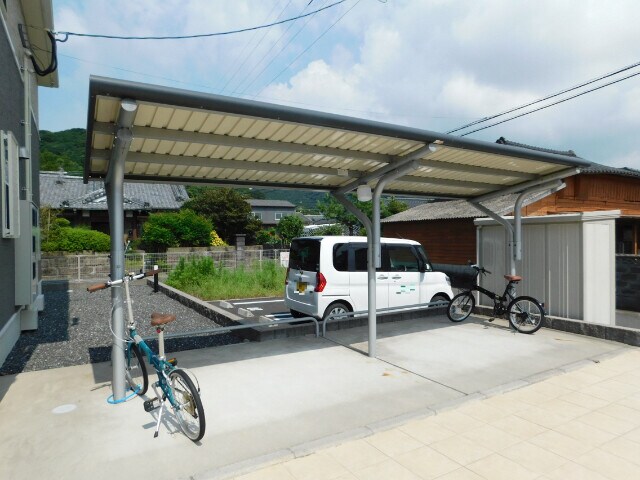 物件外観写真3　(※駐輪場)