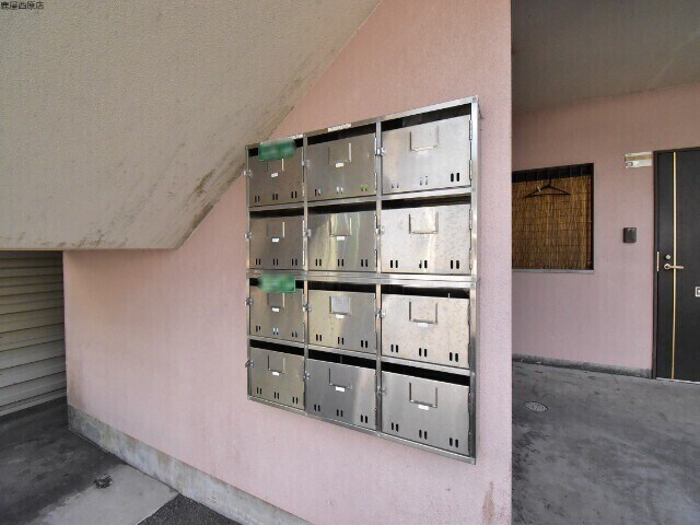 物件外観写真4　(集合郵便受け)