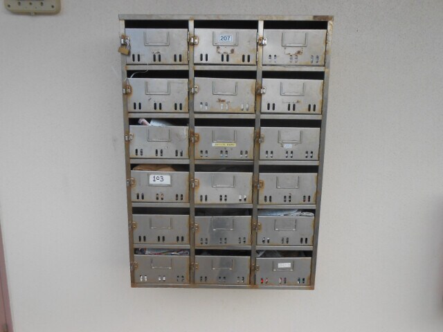 物件外観写真4　(集合郵便受け)