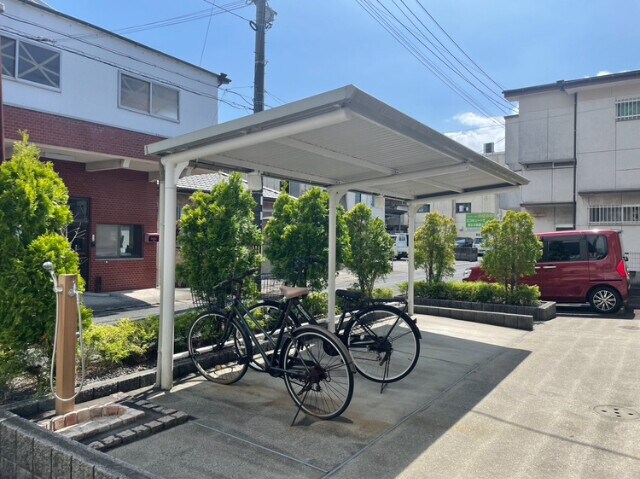物件外観写真3　(駐輪場)