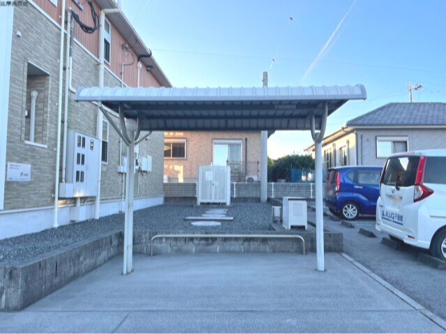 物件外観写真3　(駐輪場)