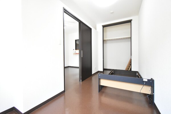 ※ベッドは設備品ではございません。