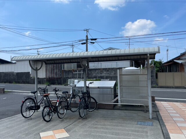 物件外観写真5　(駐輪場)