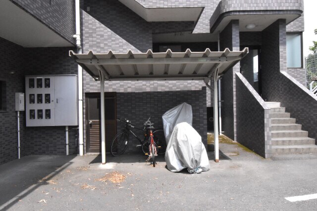 物件外観写真3　(駐輪場)
