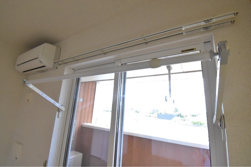 物件内観写真20　(※室内物干し機)