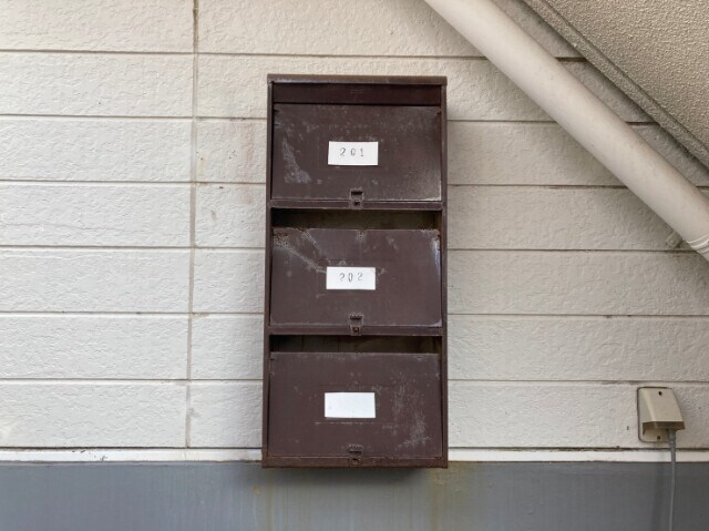 物件外観写真3　(集合郵便受け)
