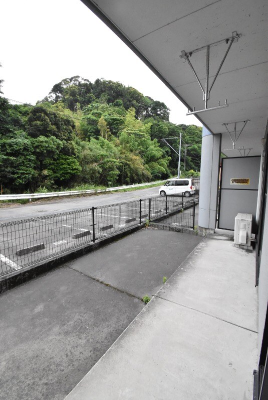 物件内観写真16　(※テラス)