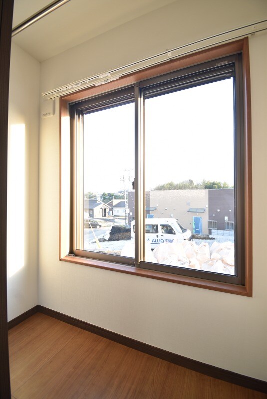 物件内観写真21　(サンルーム)