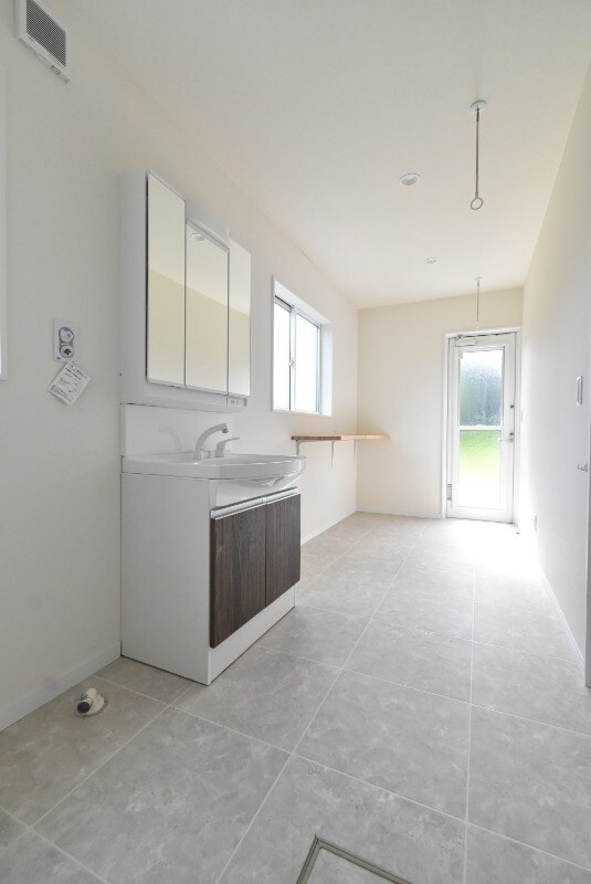 物件内観写真13　(ランドリールーム)