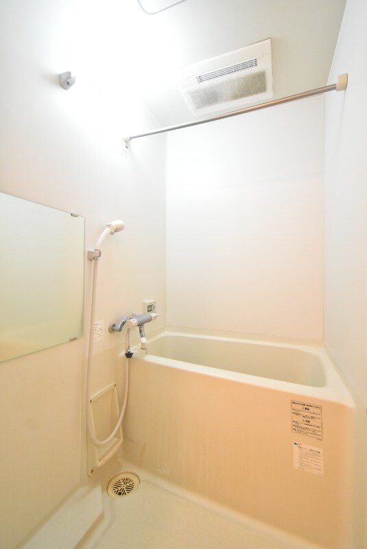 物件内観写真9　(浴室乾燥機付き)