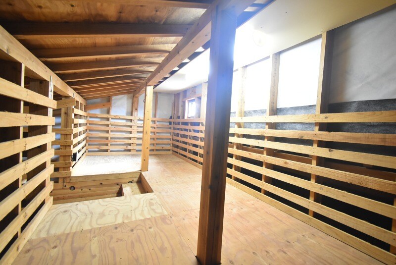 物件内観写真19　(屋根裏収納)