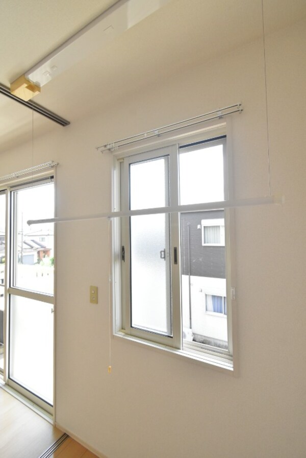 その他設備(室内物干し機)