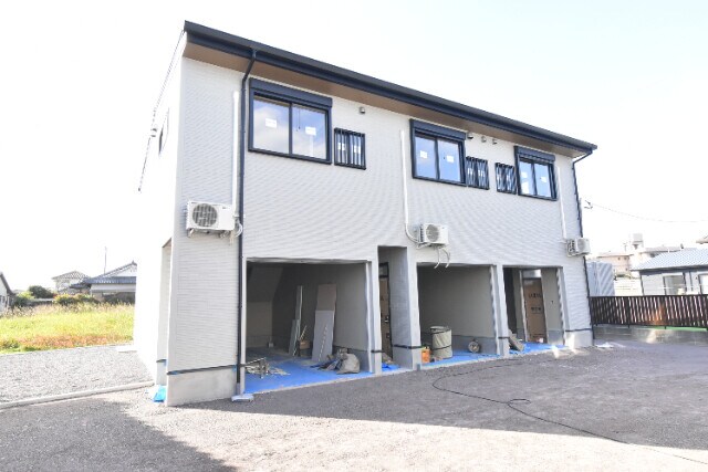 物件外観写真1　(建築中)