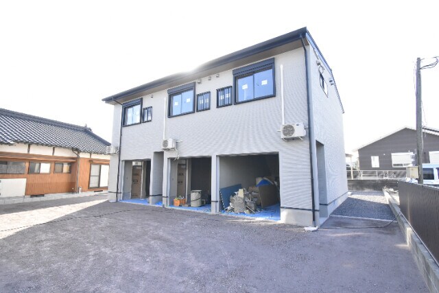 物件外観写真2　(建築中)