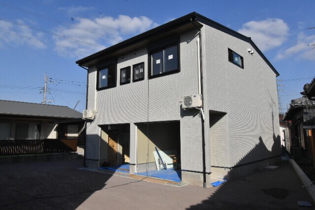 物件外観写真1　(建築中)