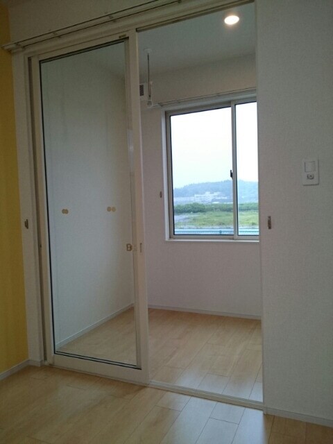 物件内観写真12　(サンルーム)