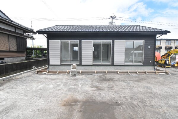 建物外観(建築中)