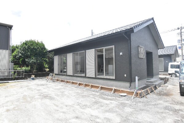建物外観(建築中)