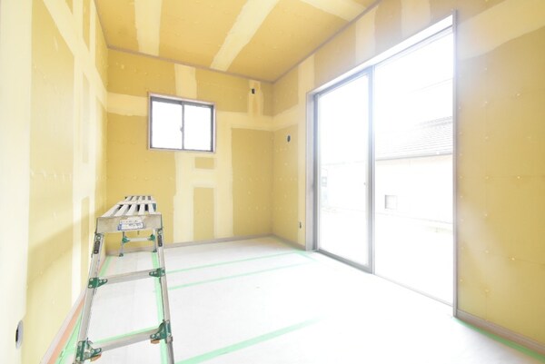 建築中