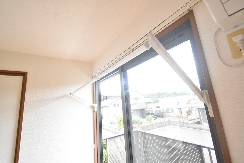 物件内観写真18　(室内物干し機)