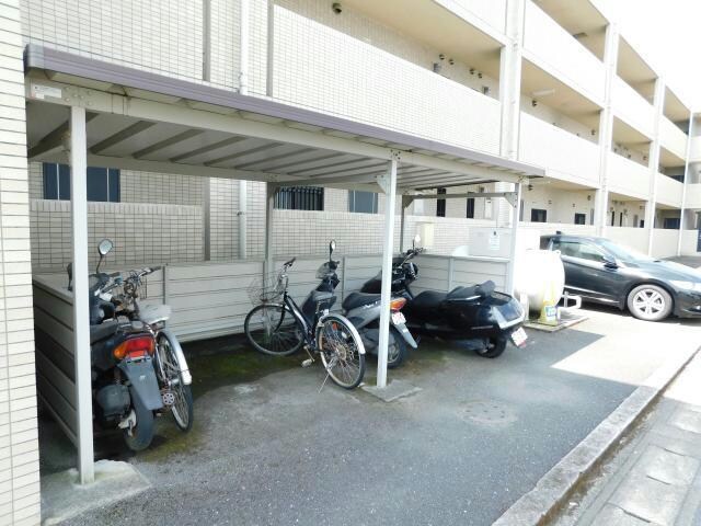 物件外観写真5　(駐輪場)