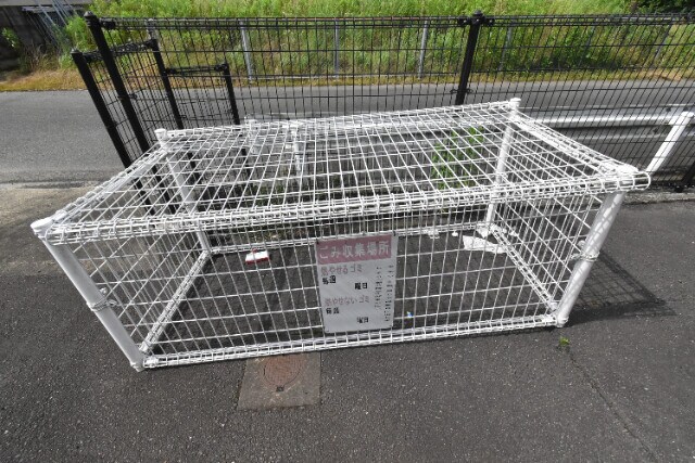 物件外観写真5　(敷地内ゴミ置き場)