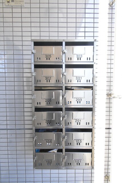 物件外観写真5　(集合郵便受け)