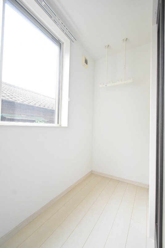 物件内観写真12　(※サンルーム)