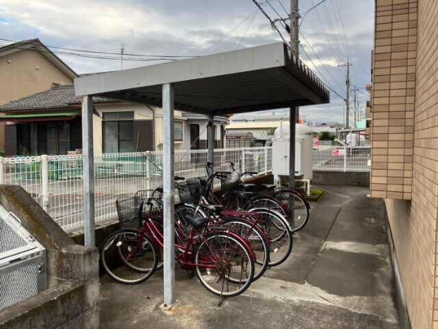 物件外観写真5　(駐輪場)