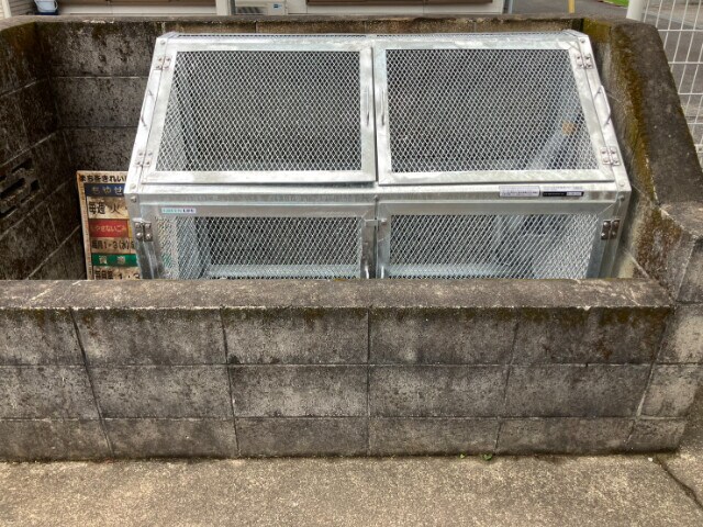 物件外観写真6　(専用ゴミ置き場)