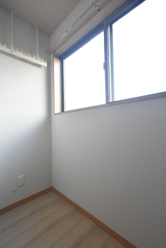 物件内観写真17　(サンルーム)