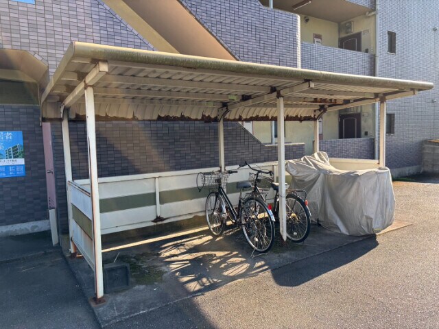 物件外観写真3　(※駐輪場)