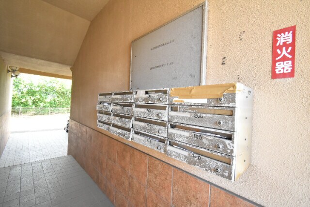 物件外観写真3　(集合ポスト)