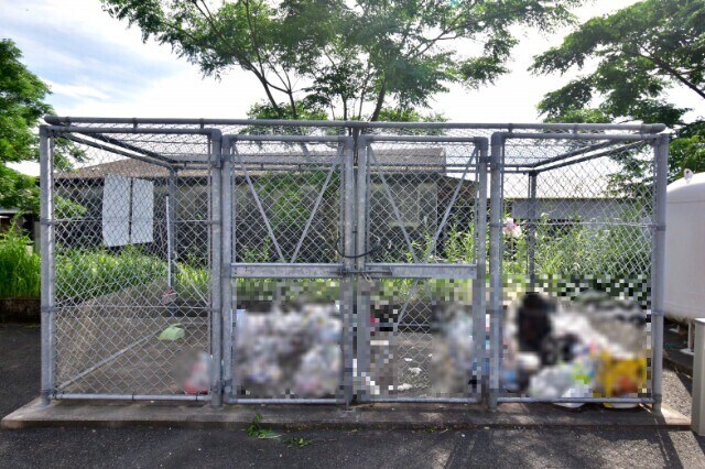 物件外観写真4　(専用ゴミ置き場)
