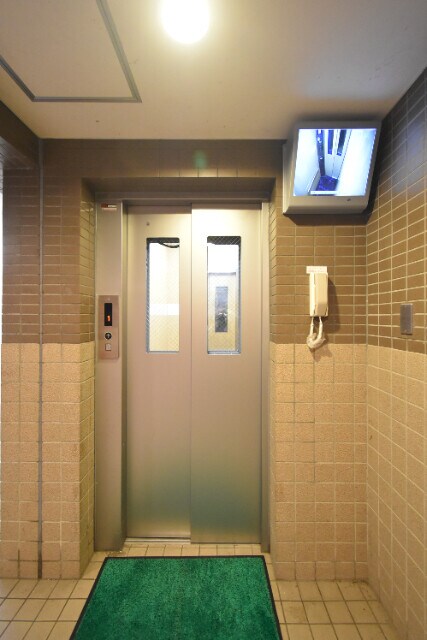 物件外観写真5　(エレベーター)