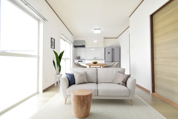 居室・リビング(ＣＧ家具写真になります。物件に付帯するものではありません。)