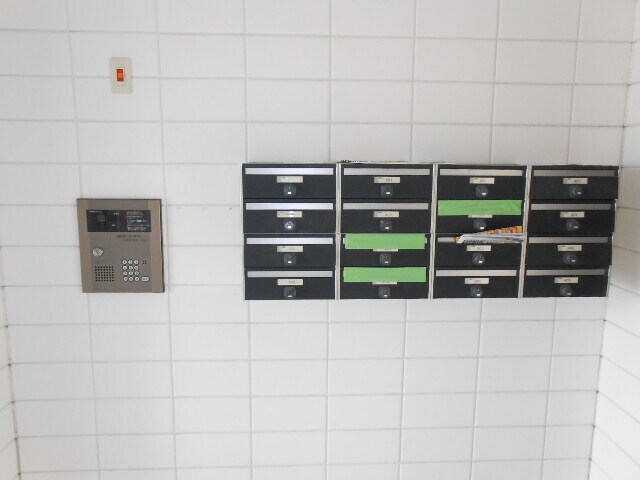 物件外観写真6　(集合ポスト)