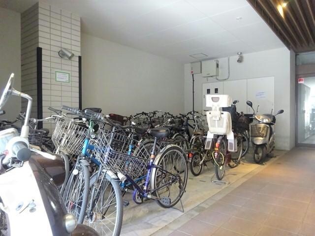 物件外観写真4　(駐輪場)