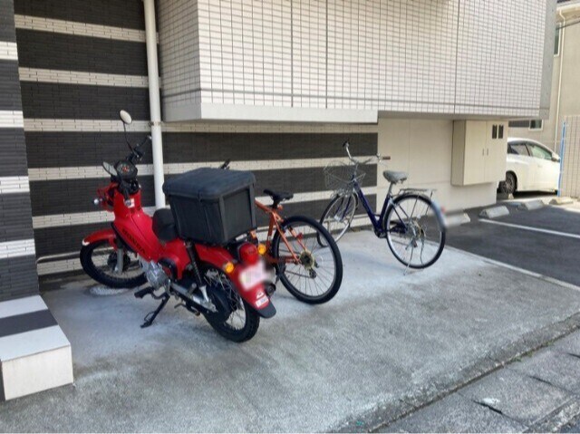 物件外観写真3　(駐輪場)