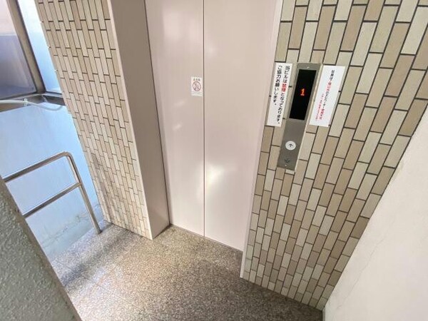 エントランス(エレベーター)