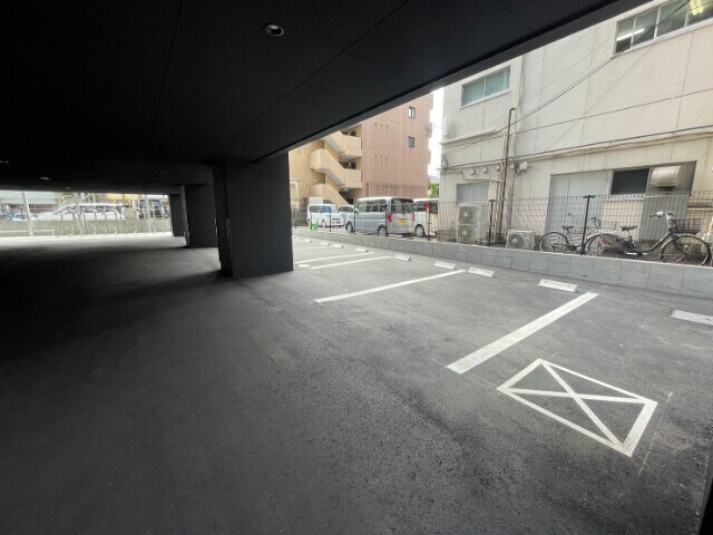 物件外観写真2　(駐車場)