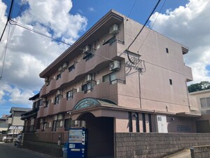 クィーンハイツ永吉外観写真